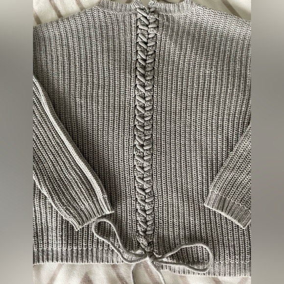 Vera Moda Oversized Women’s Gray Knit Sweater with Tie Up Back Detail Size Small - Picture 6 of 9